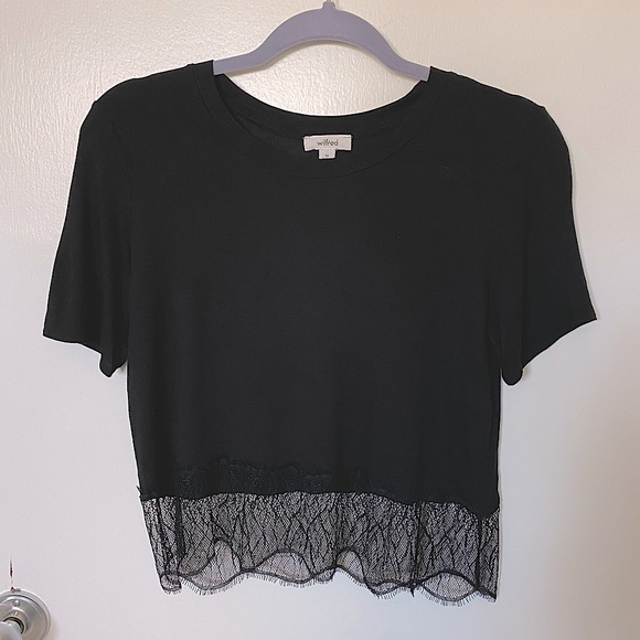 Aritzia Wilfred Bourdon crop tee with lace hem